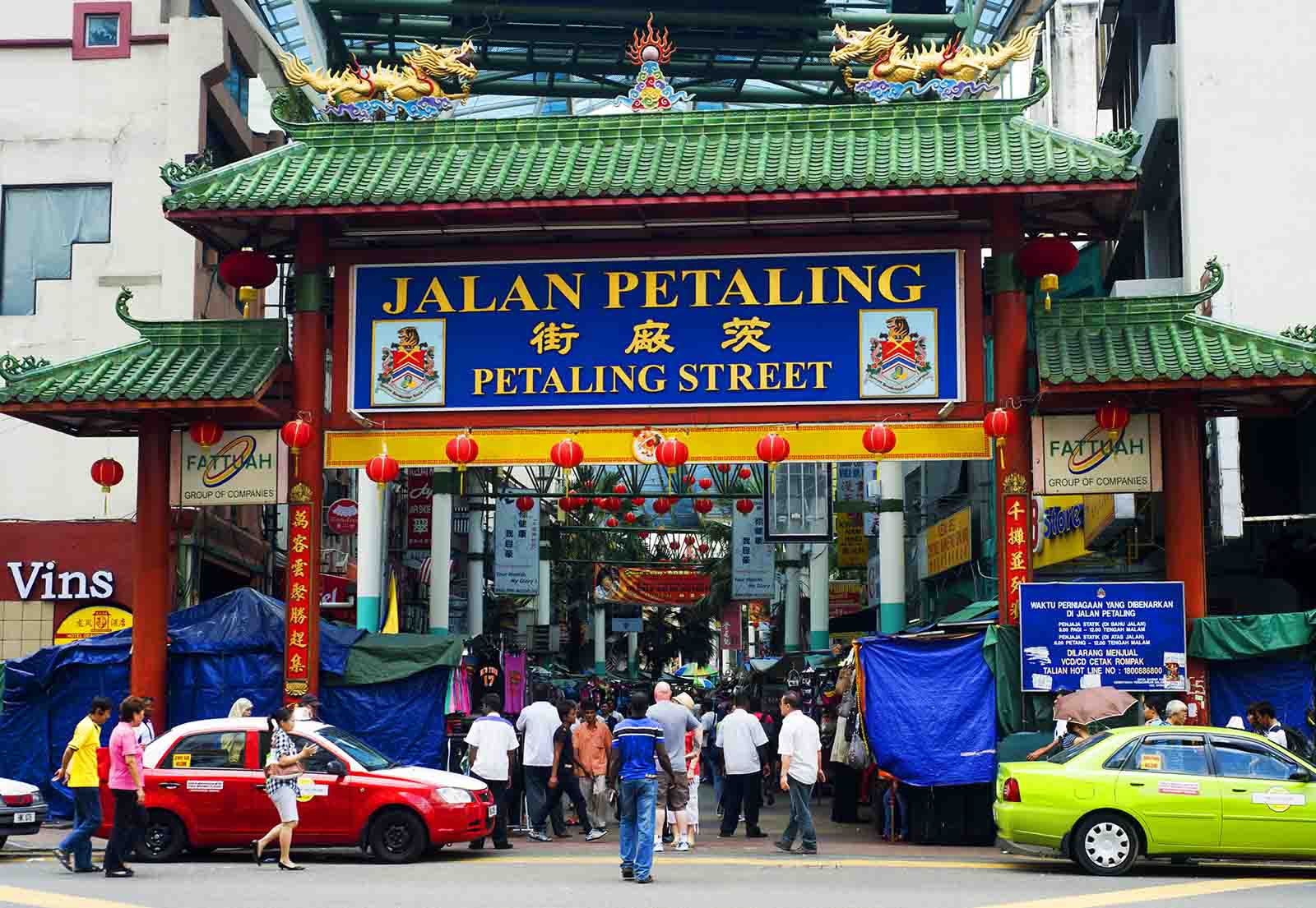 Petaling Night Market - Girls weekend getaway in Kuala Lumpur
