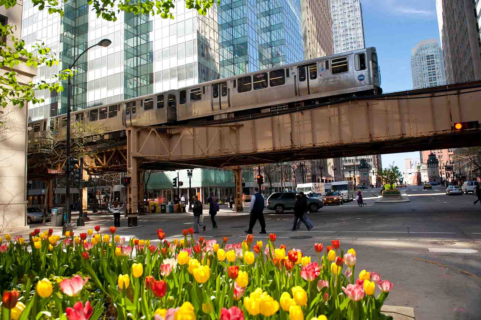 Ride the ‘L’ trains between neighbourhoods in Chicago | See Chicago like a local