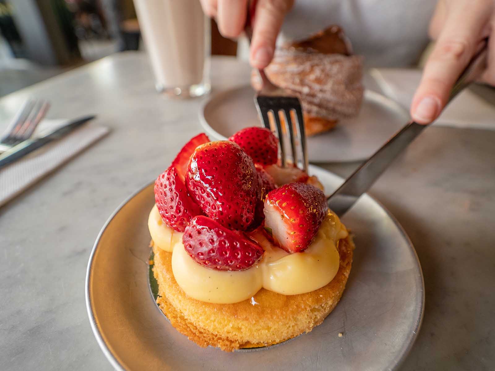 BamBam Bakehouse sweet treats | Only one day in town? How to travel from BNE Airport to the Gold Coast in a day