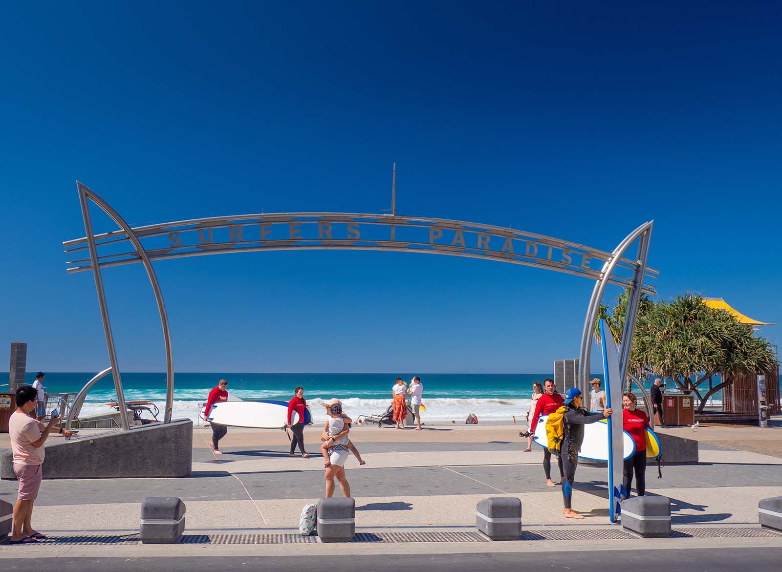 The Surfers Paradise sign | How to travel from BNE Airport to the Gold Coast in a day