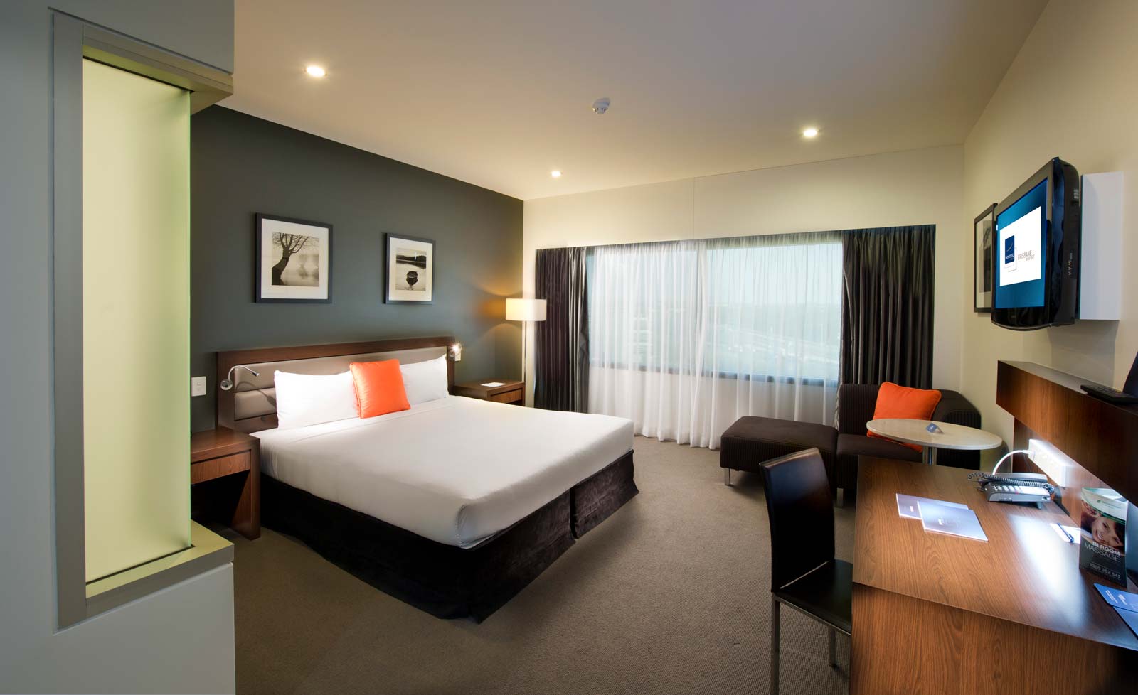 King Room at Novotel Brisbane Airport near Skygate