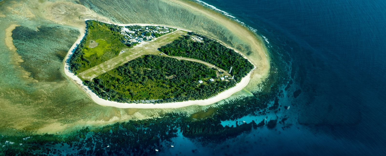 Lady Elliot Island and surrounding ocean reef