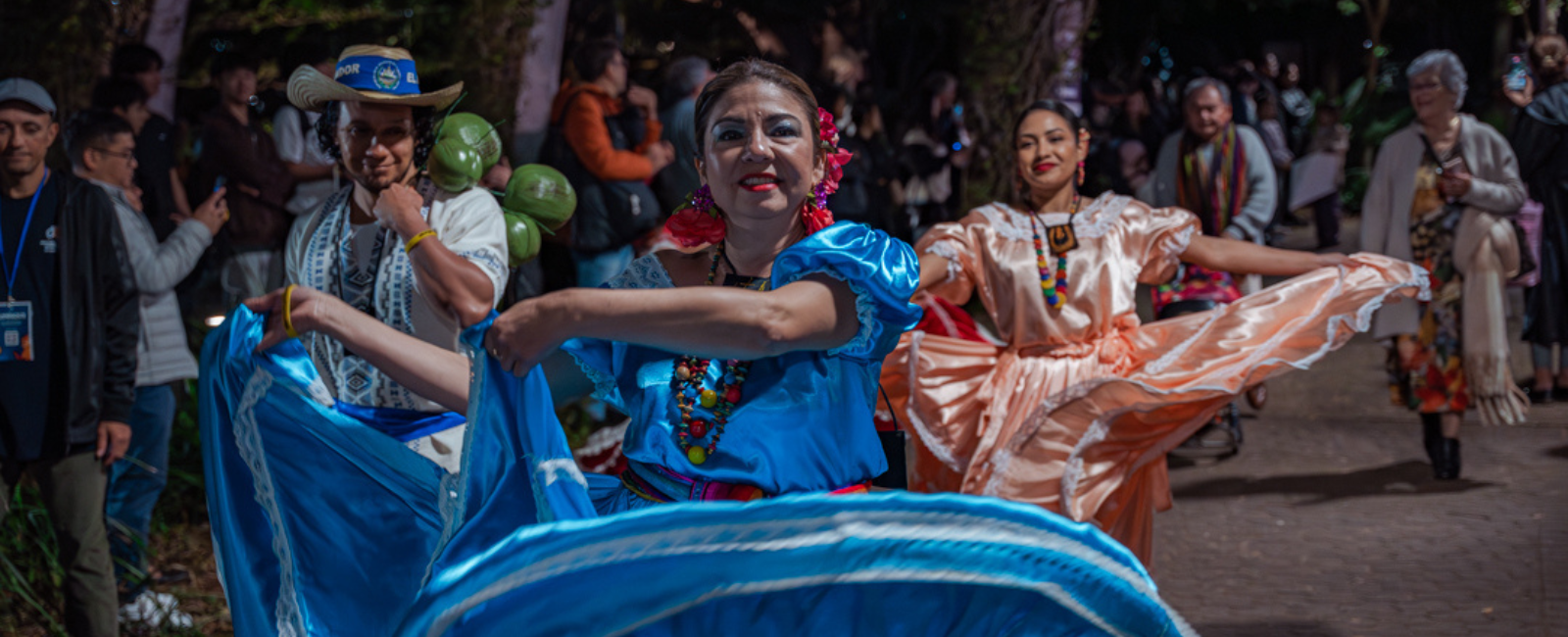 LUMINOUS Dancers LUMINOUS Dancers