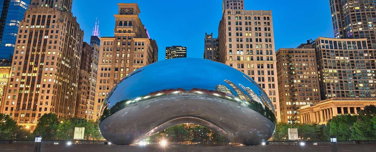 Cloud Gate sculpture at Millenium Park, Chicago |  See Chicago like a local