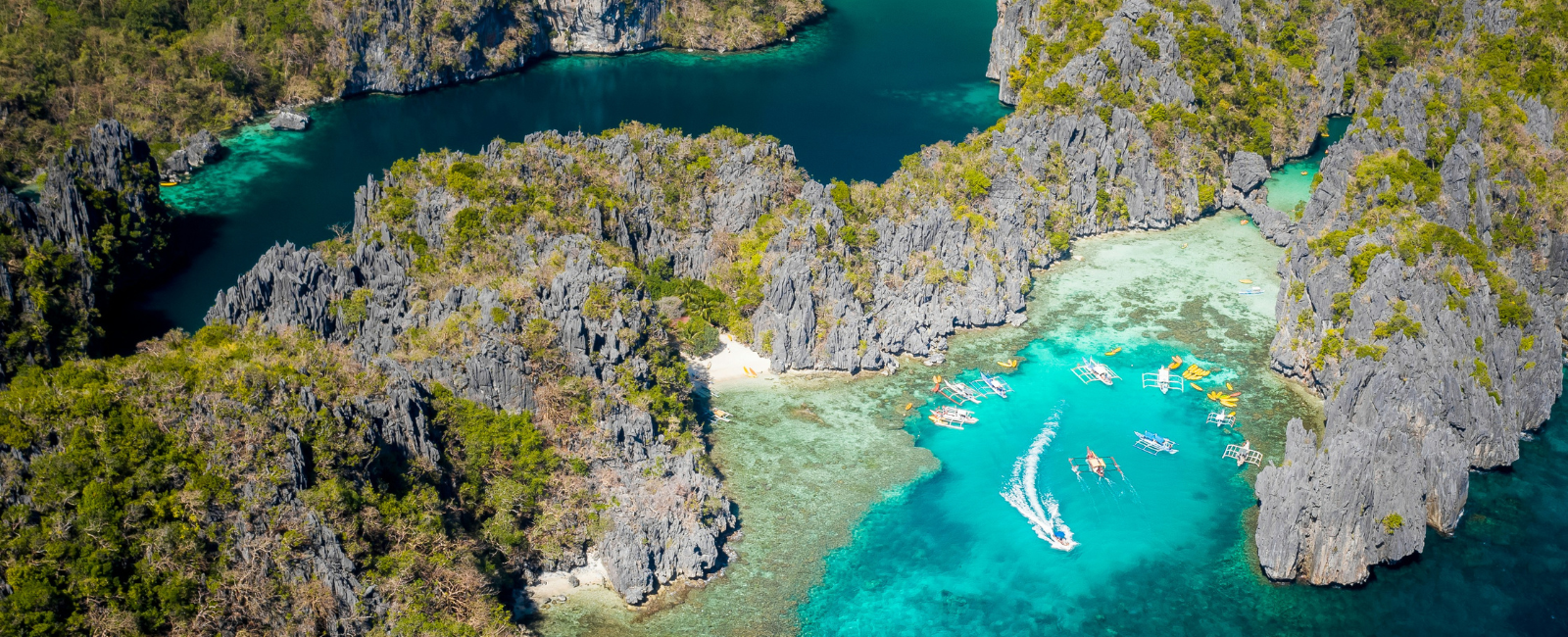 Boat tour in Palawan