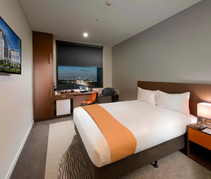 Queen Room at Ibis Brisbane Airport