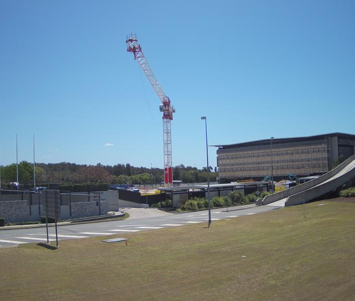 Crane installed at car park project at Brisbane Airport Crane installed at car park project at Brisbane Airport