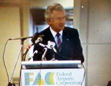 Bob Hawke Brisbane Airport 1988