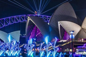 Spectacular light shows at Vivid Sydney | 10 reasons to visit Vivid Sydney