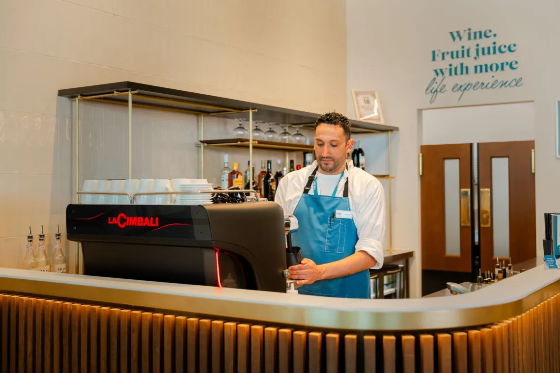 Escape Lounge - Barista